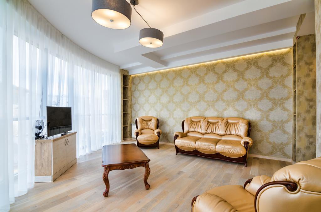 Leogrand Apartments Z Panoramoyu Lvova エクステリア 写真